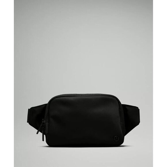 Everywhere Belt Bag Large 2L - Black/Black - Picture 1 of 6